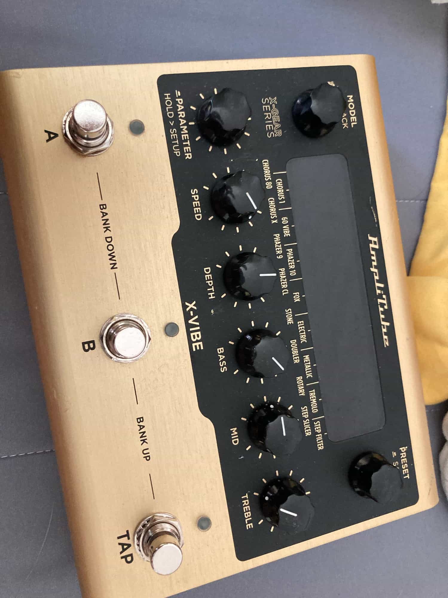 IK Multimedia-X-Vibe-1