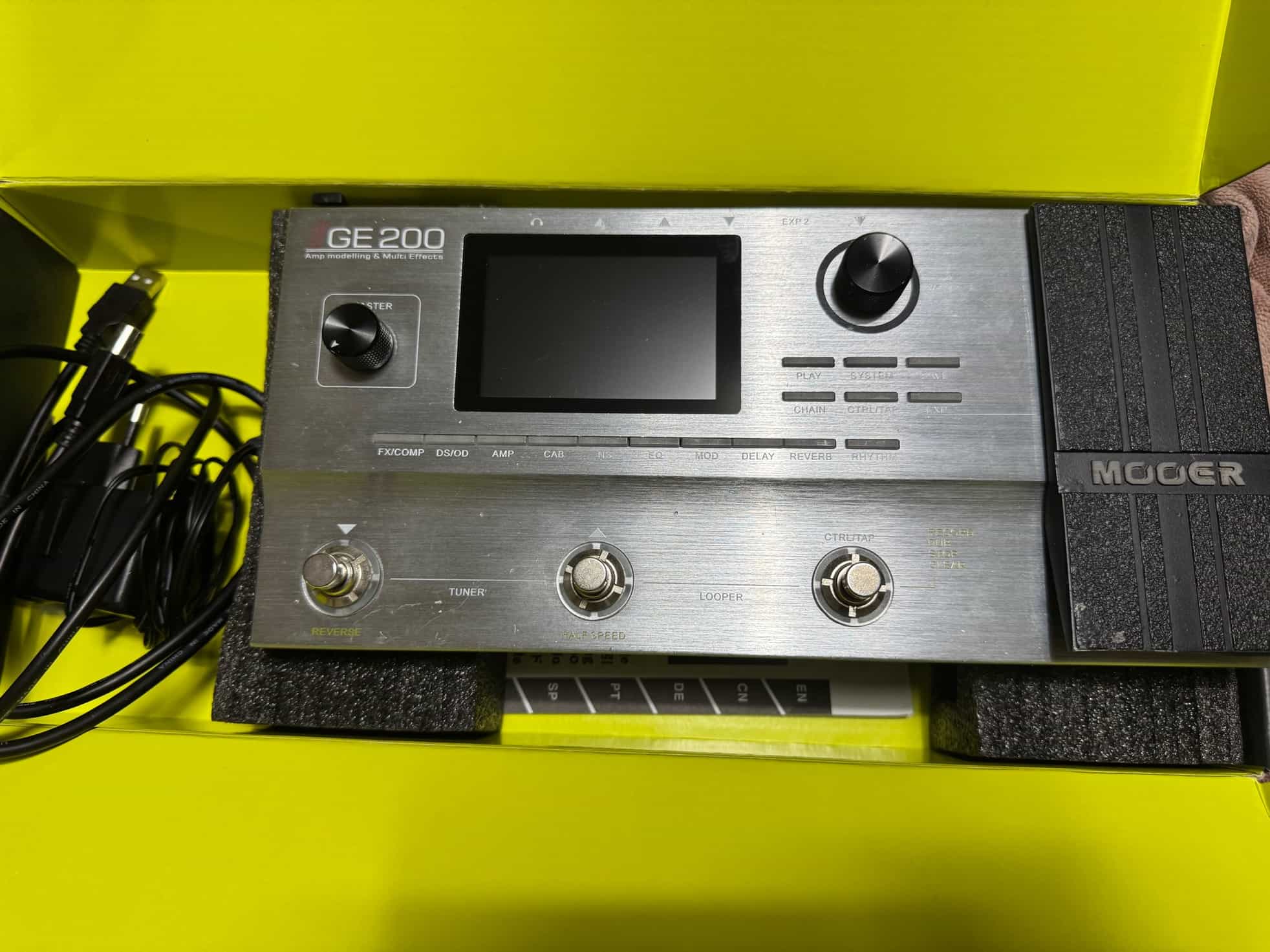 Mooer-GE200-1