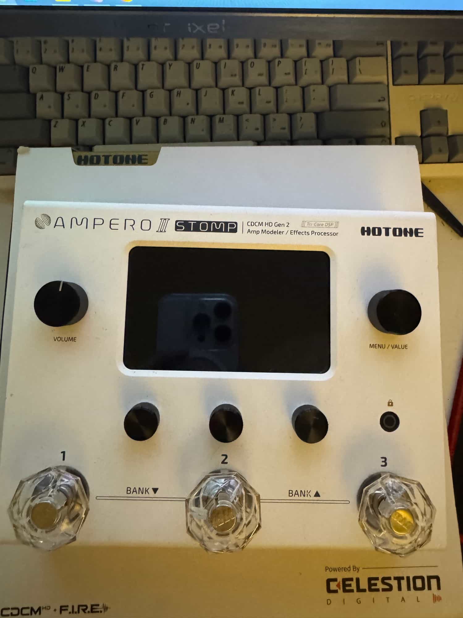 Hotone-Ampero II Stomp-1