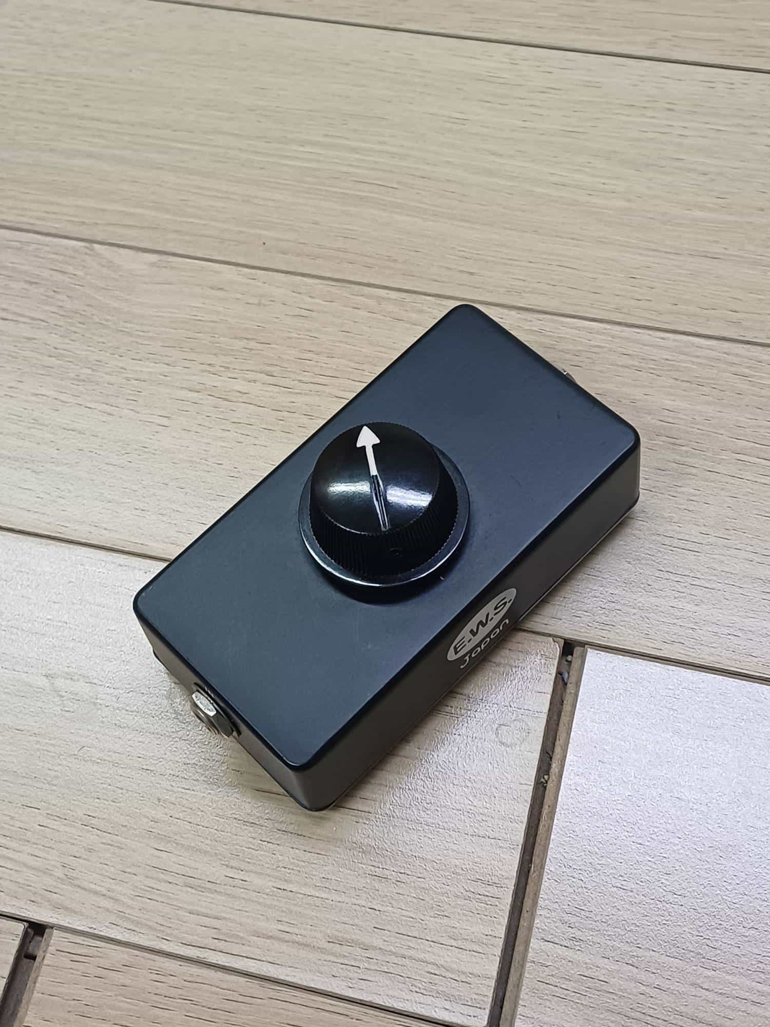 E.W.S. Japan-Subtle Volume Control-1
